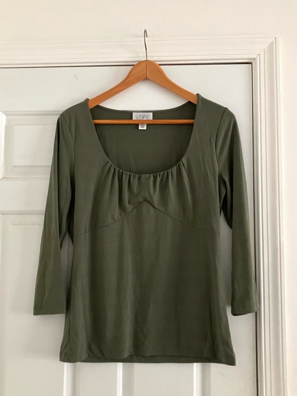 LOFT Olive Khaki Jersey Knit Green Y2k Chic 3/4 Sleeves top-Size Large